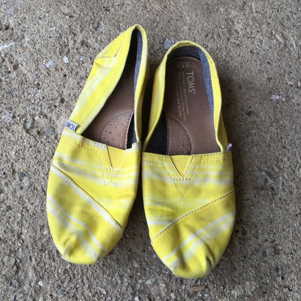 TOMS yellow flats